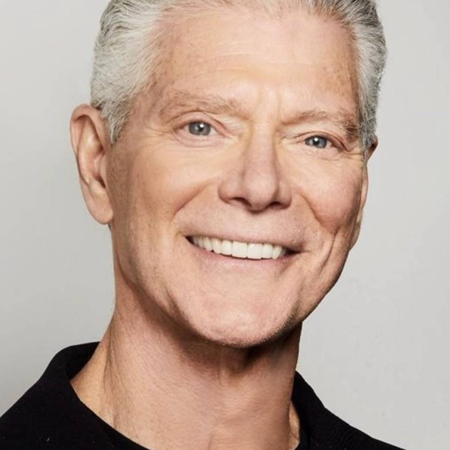 Stephen Lang photo