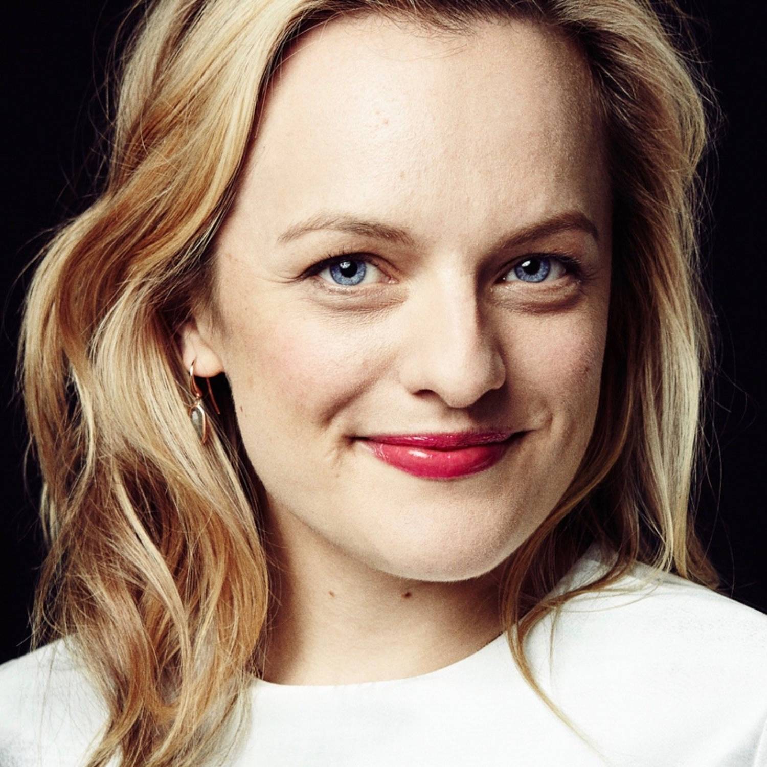 Elisabeth Moss photo