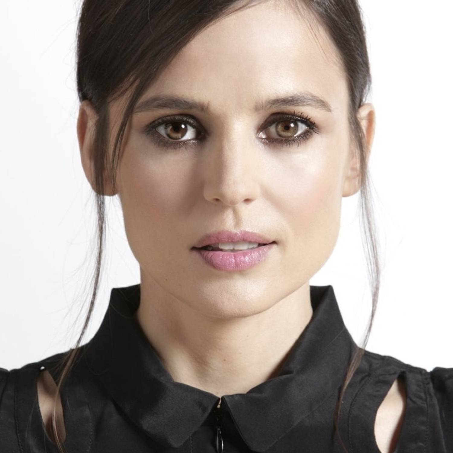 Elena Anaya photo