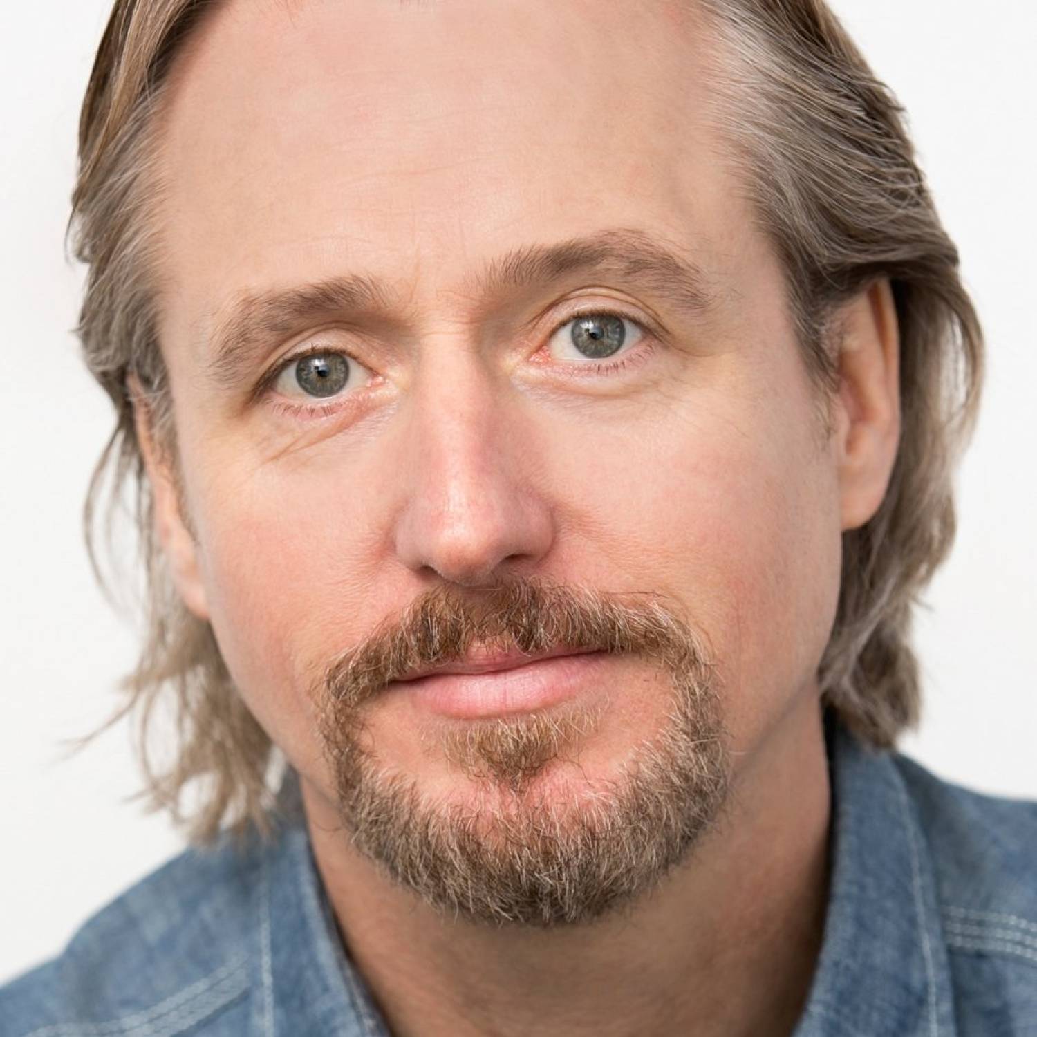 Linus Roache photo
