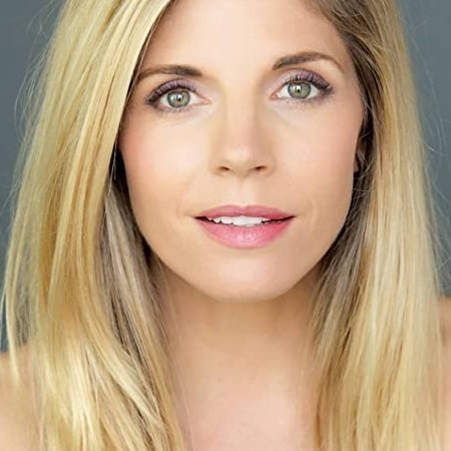 Andrea Bogart photo