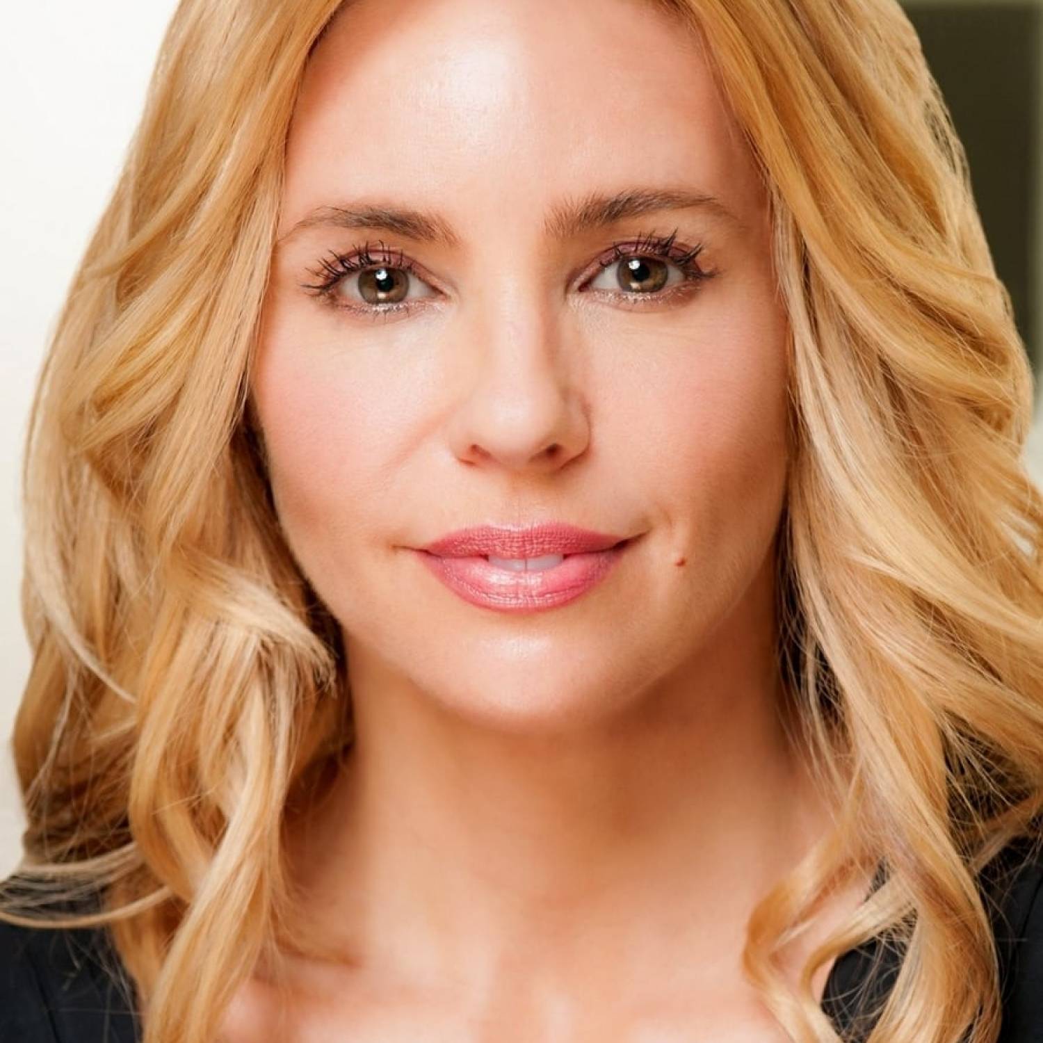 Olivia d'Abo photo