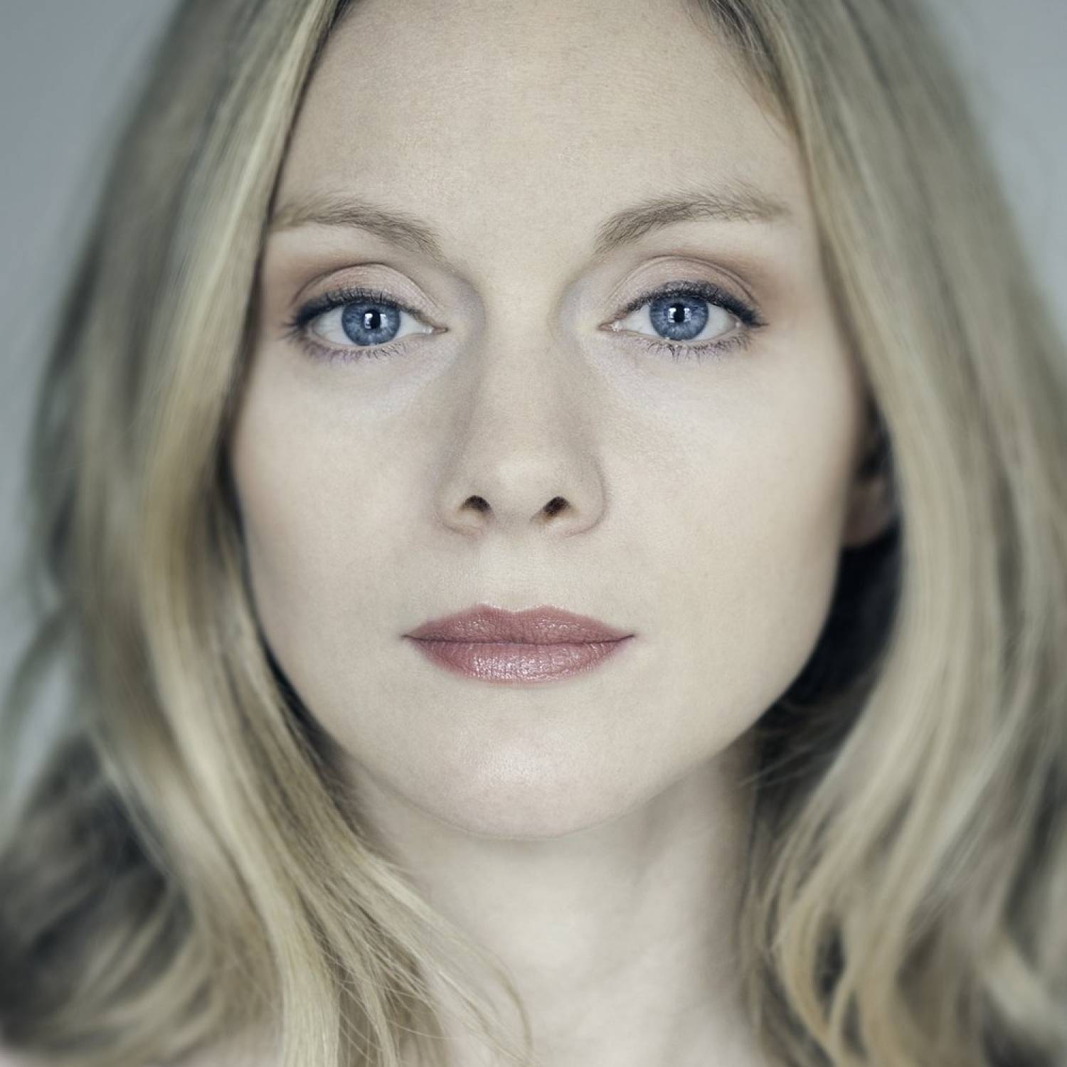 Christina Cole photo