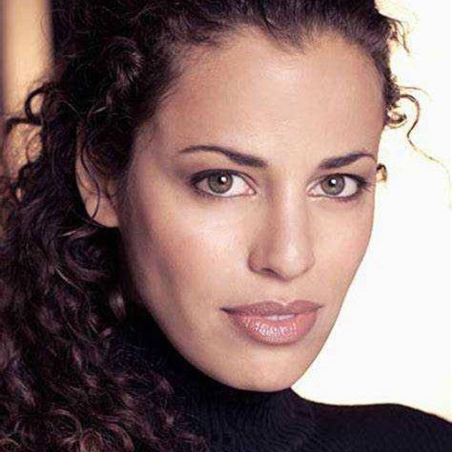 Athena Karkanis photo