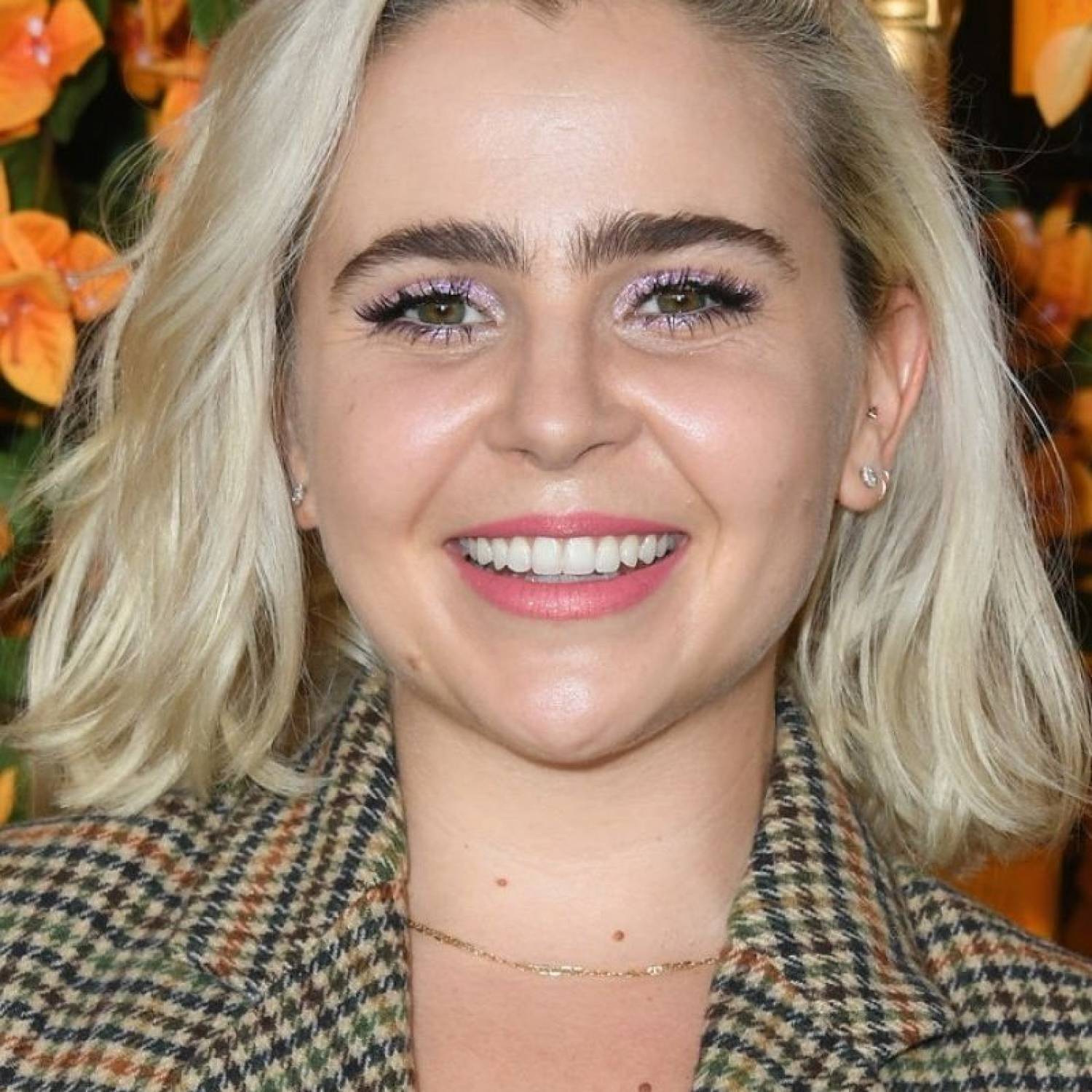 Mae Whitman photo