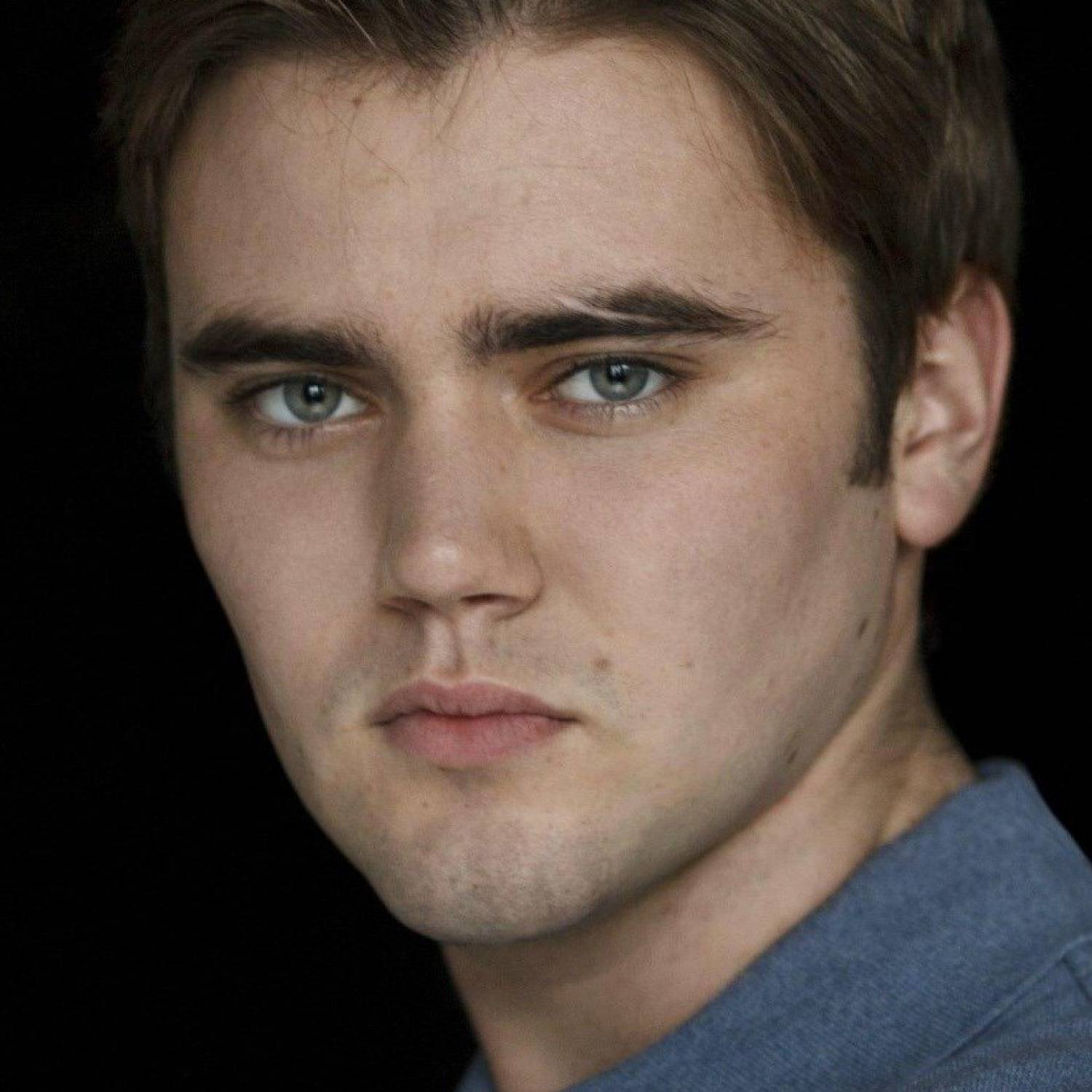 Cameron Bright photo