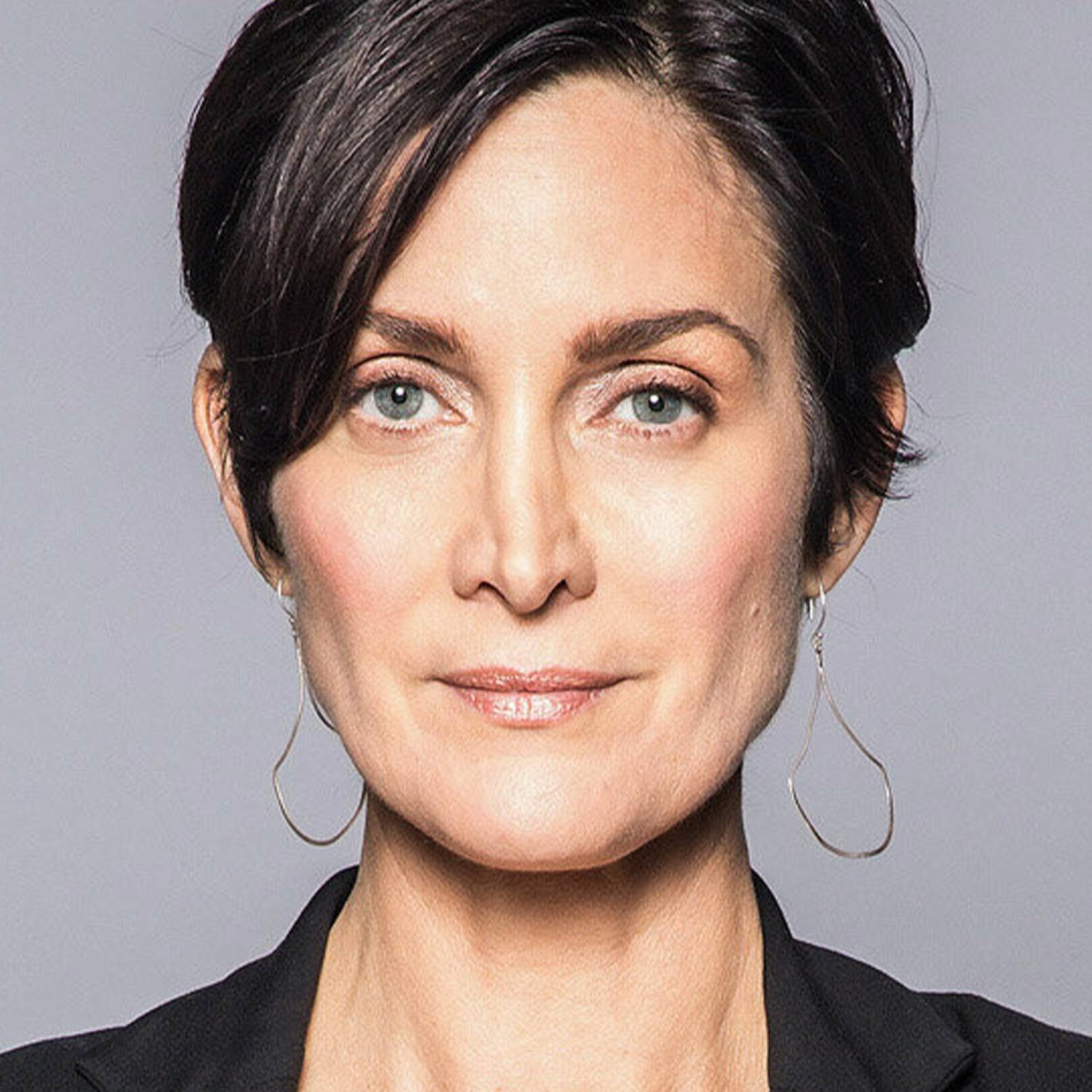 Carrie-Anne Moss photo