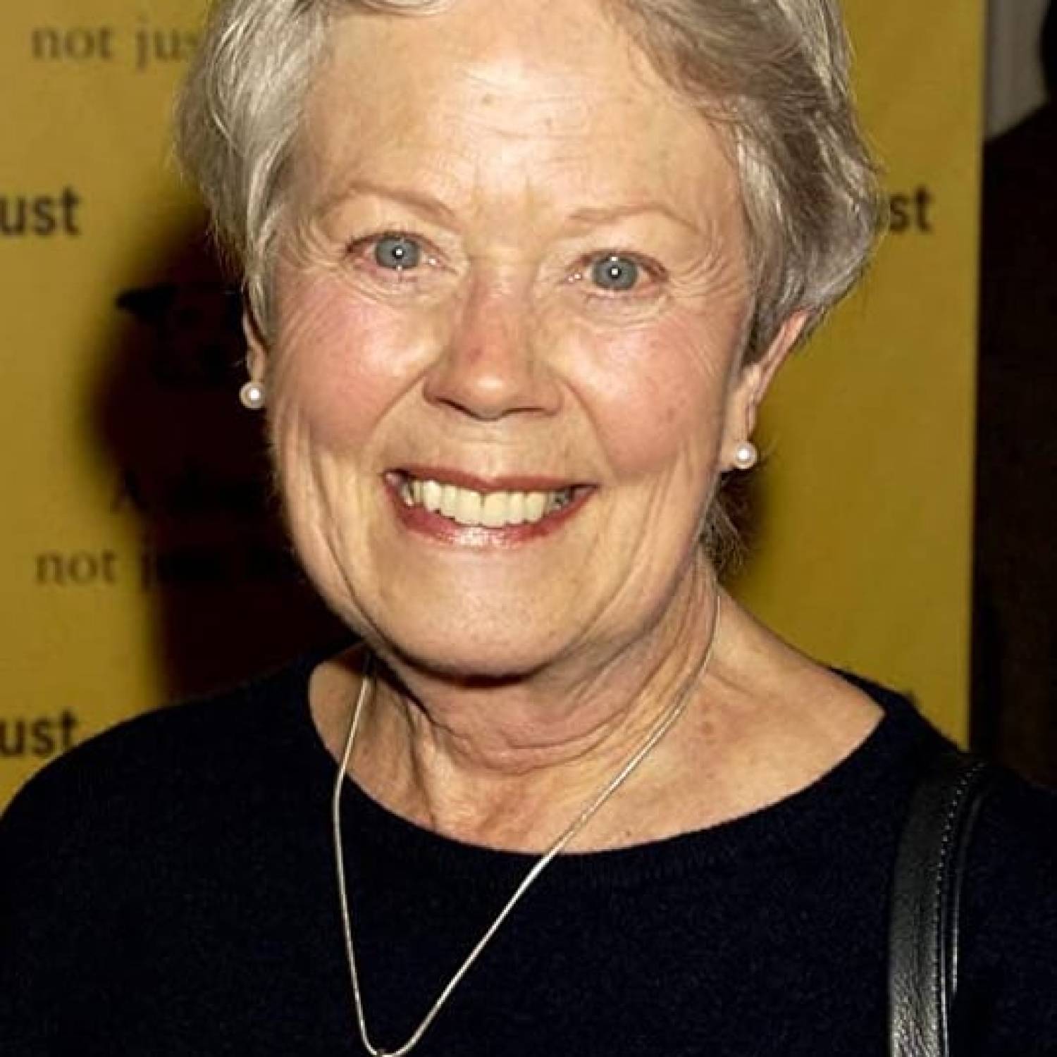Annette Crosbie photo