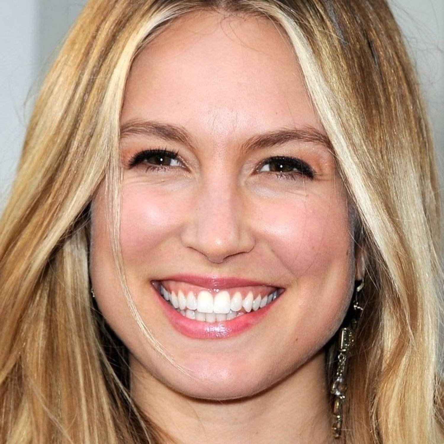 Sarah Carter photo