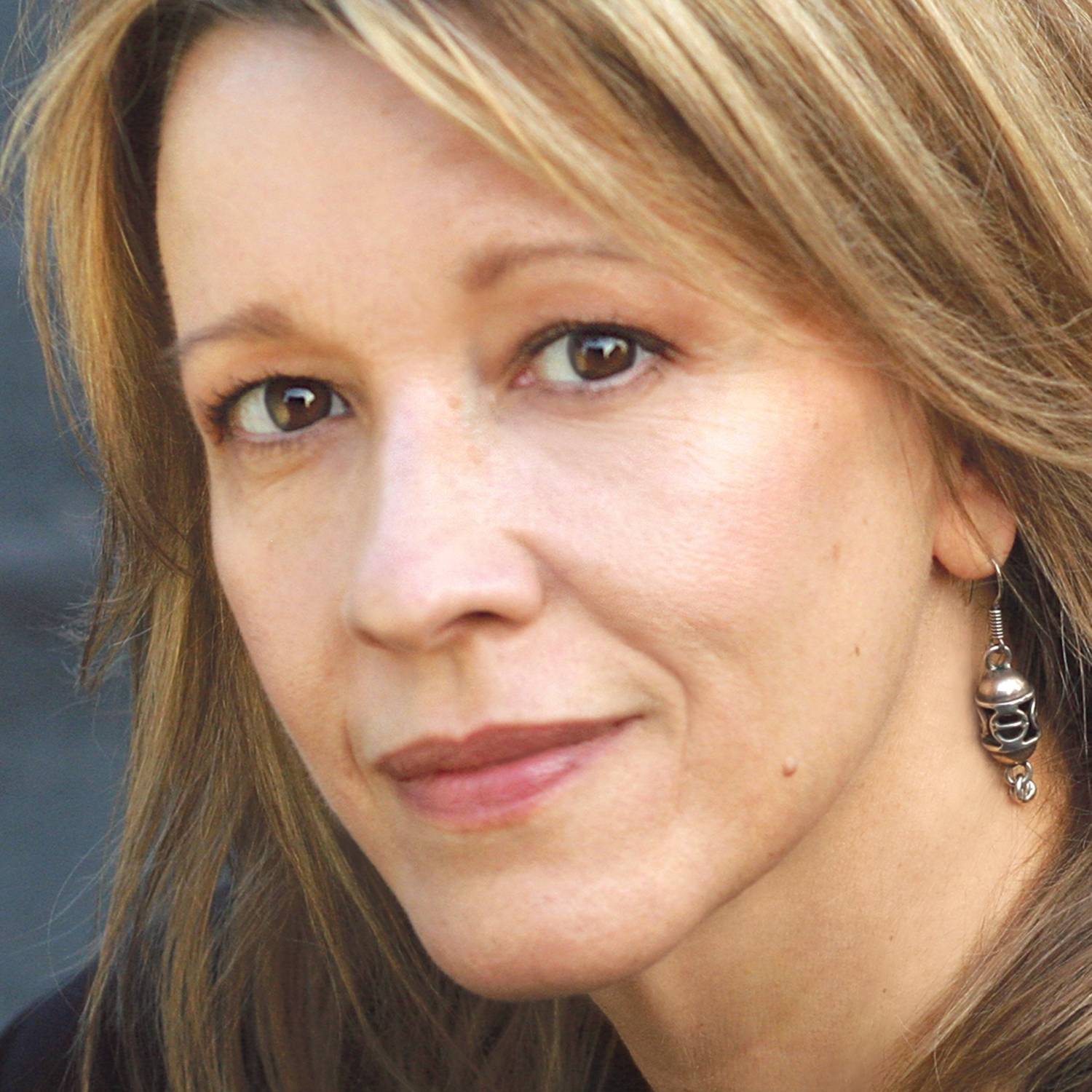 Linda Emond photo