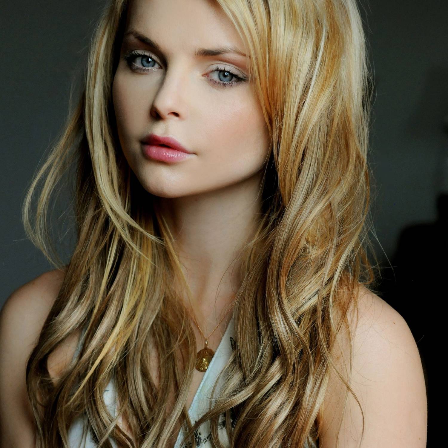 Izabella Miko photo