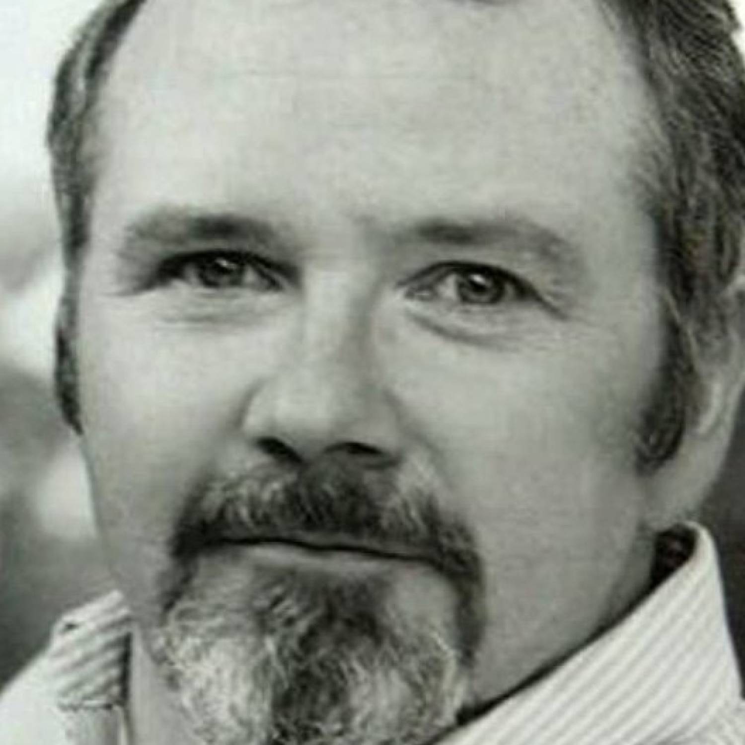 Tom Riis Farrell photo