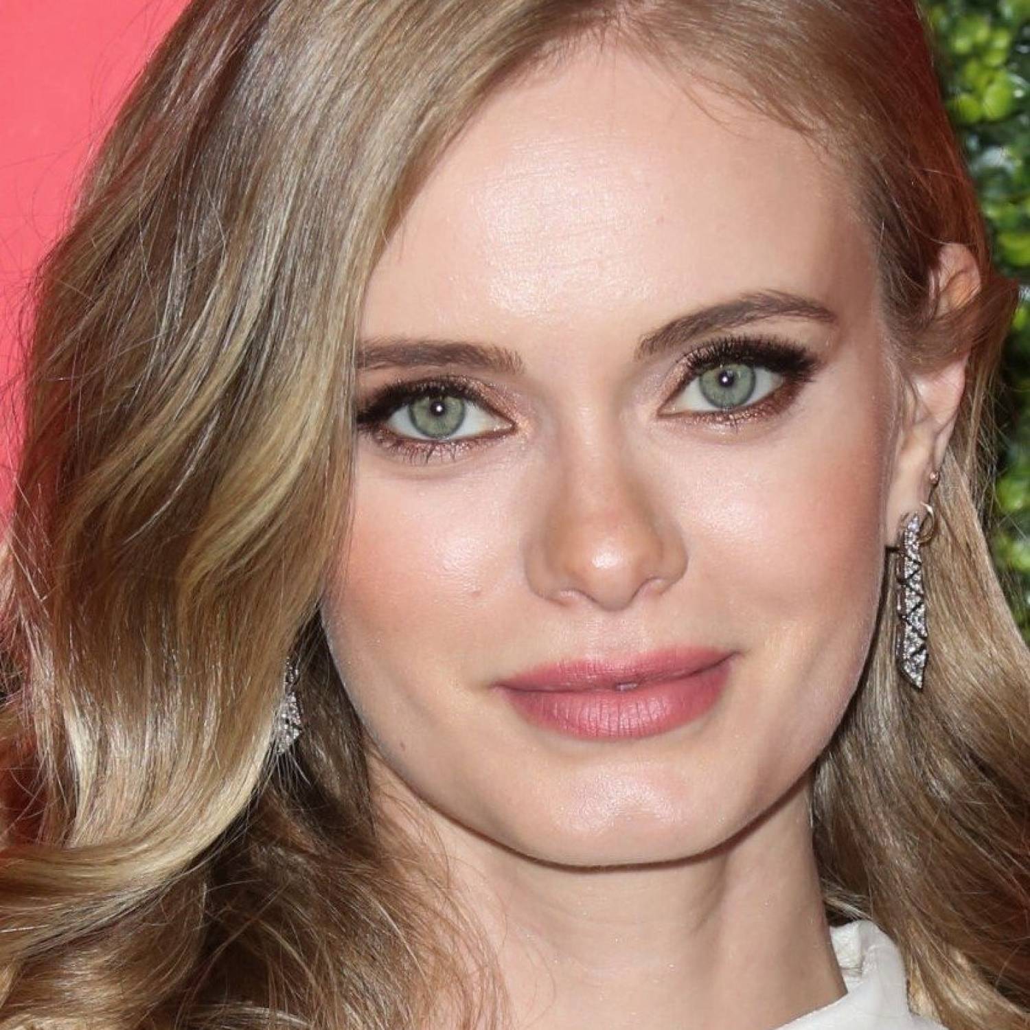 Sara Paxton photo