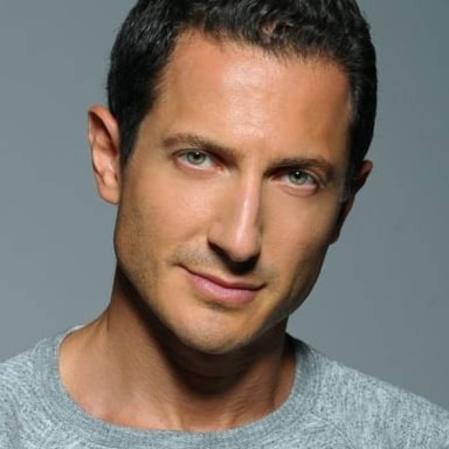 Sasha Roiz photo