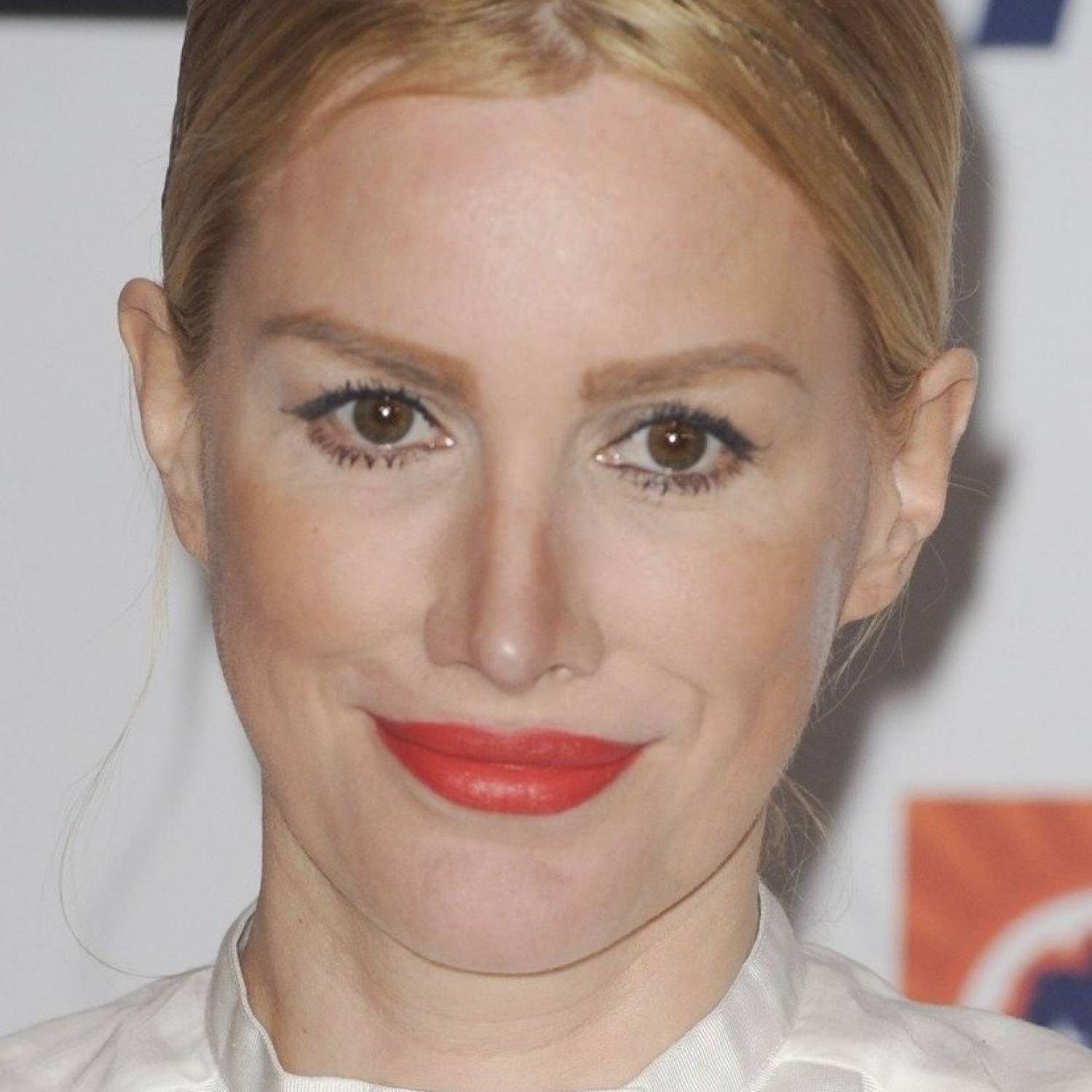 Alice Evans photo