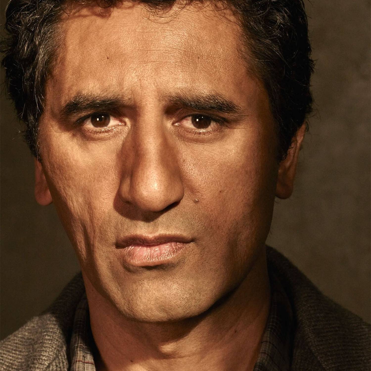 Cliff Curtis photo
