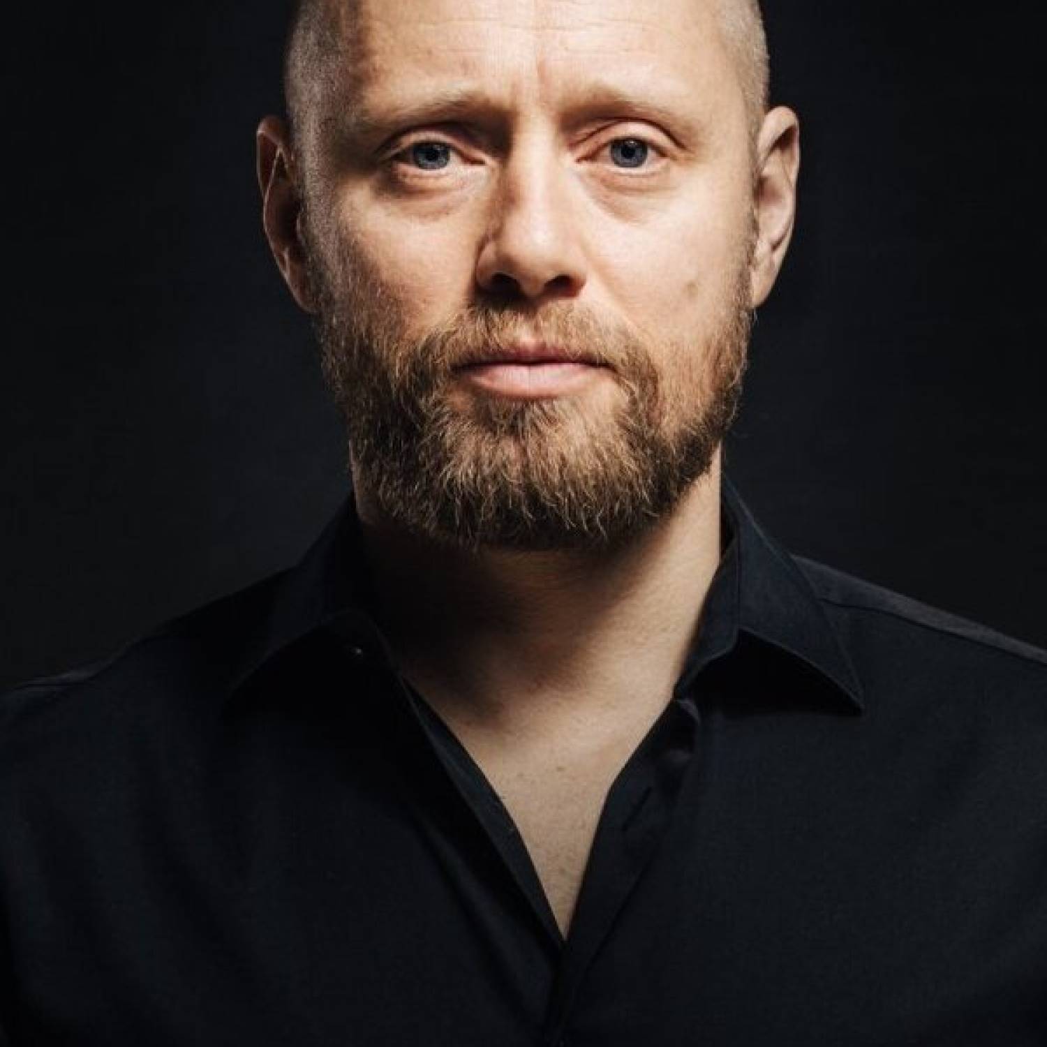 Aksel Hennie photo