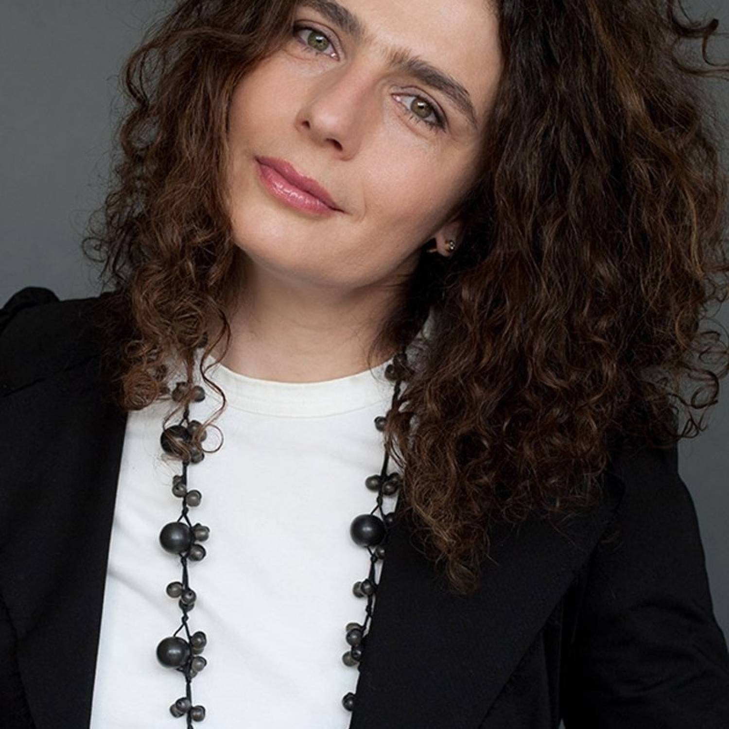 Arsinée Khanjian photo