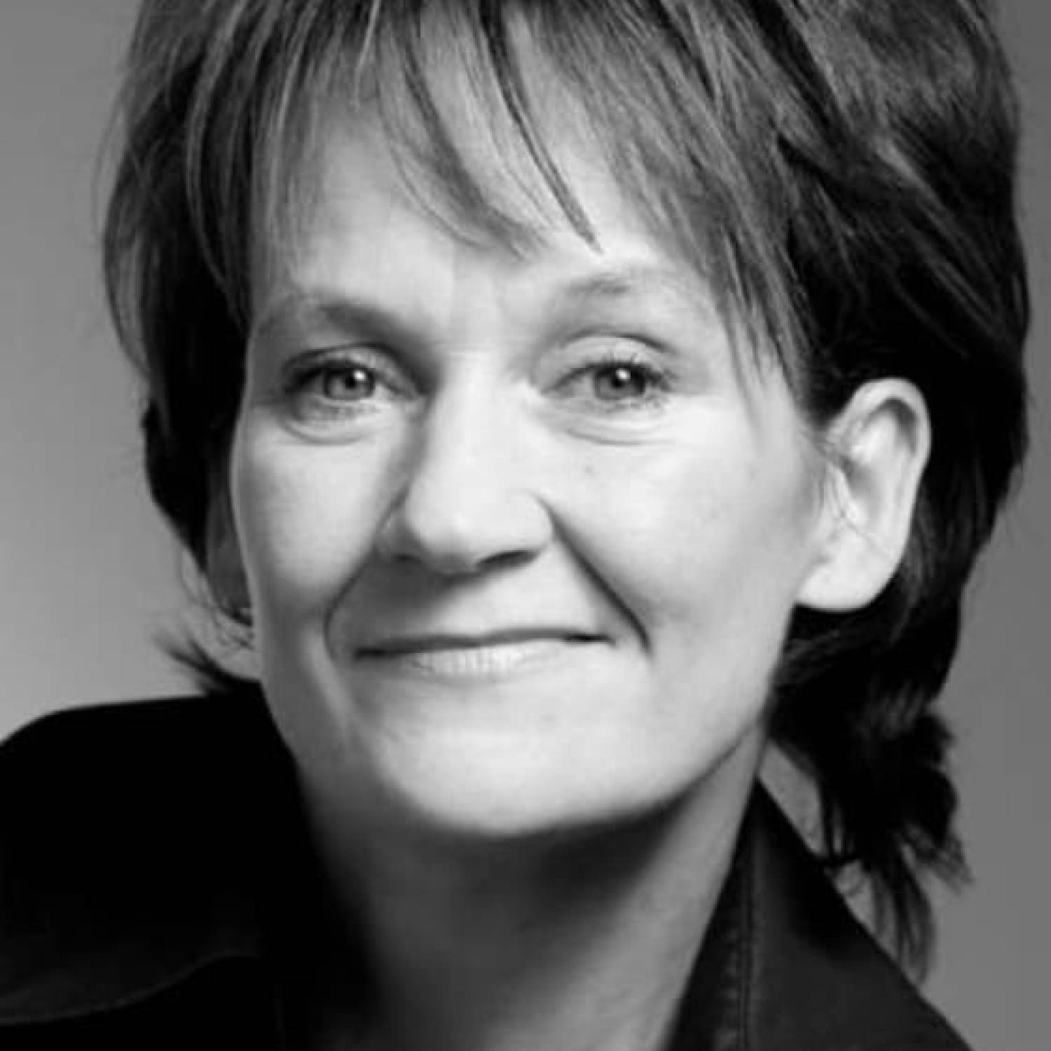Lorraine Ashbourne photo