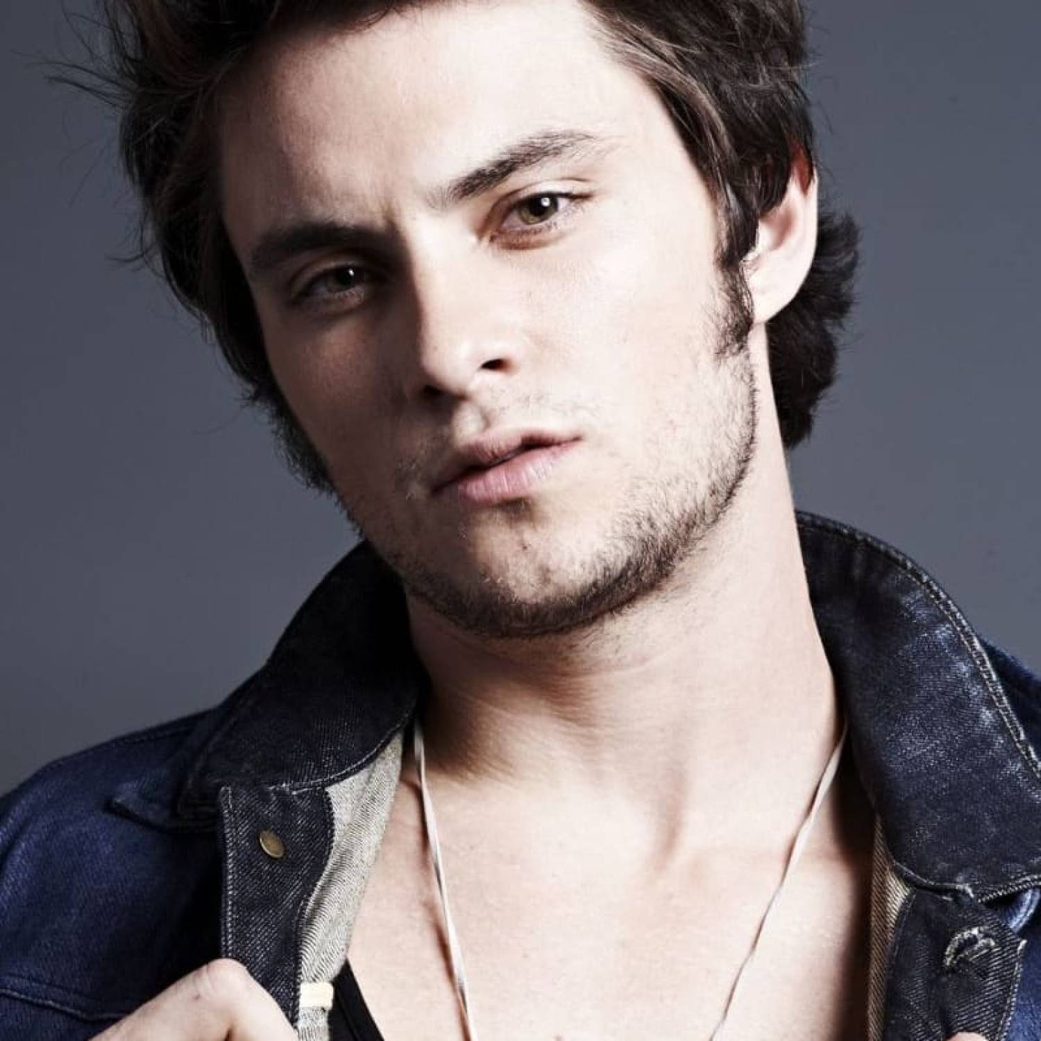 Shiloh Fernandez photo