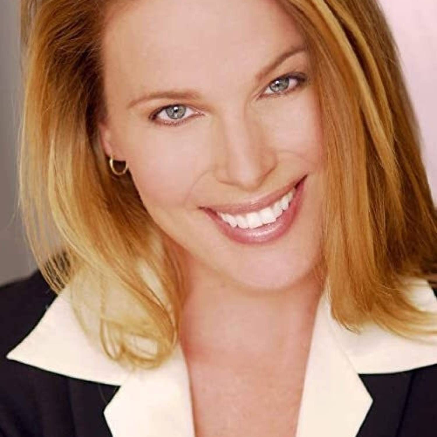 Shannon Whirry photo
