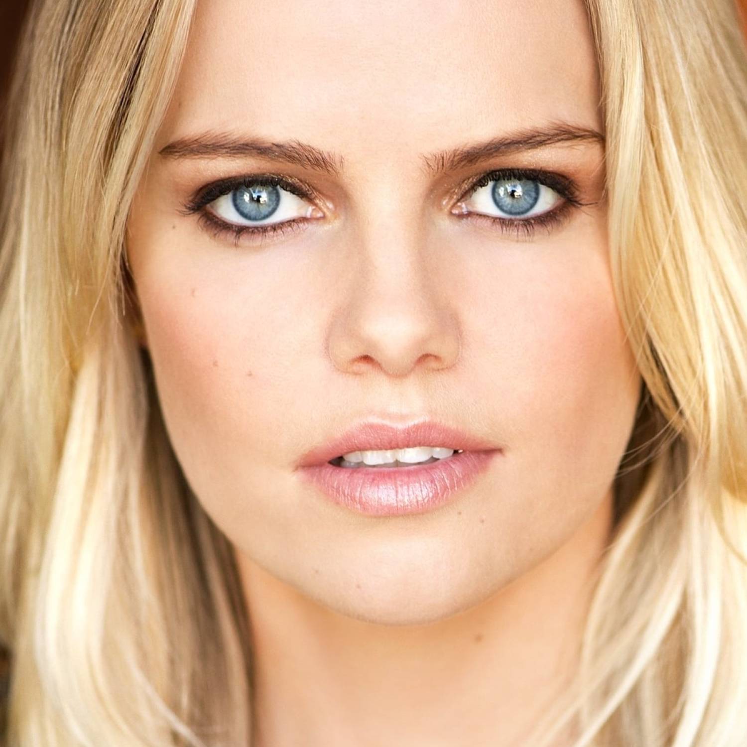 Mircea Monroe photo
