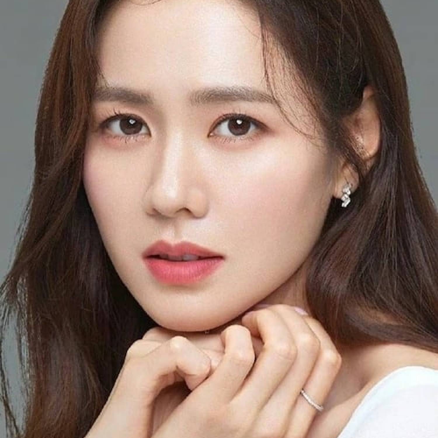 Ye-jin Son photo