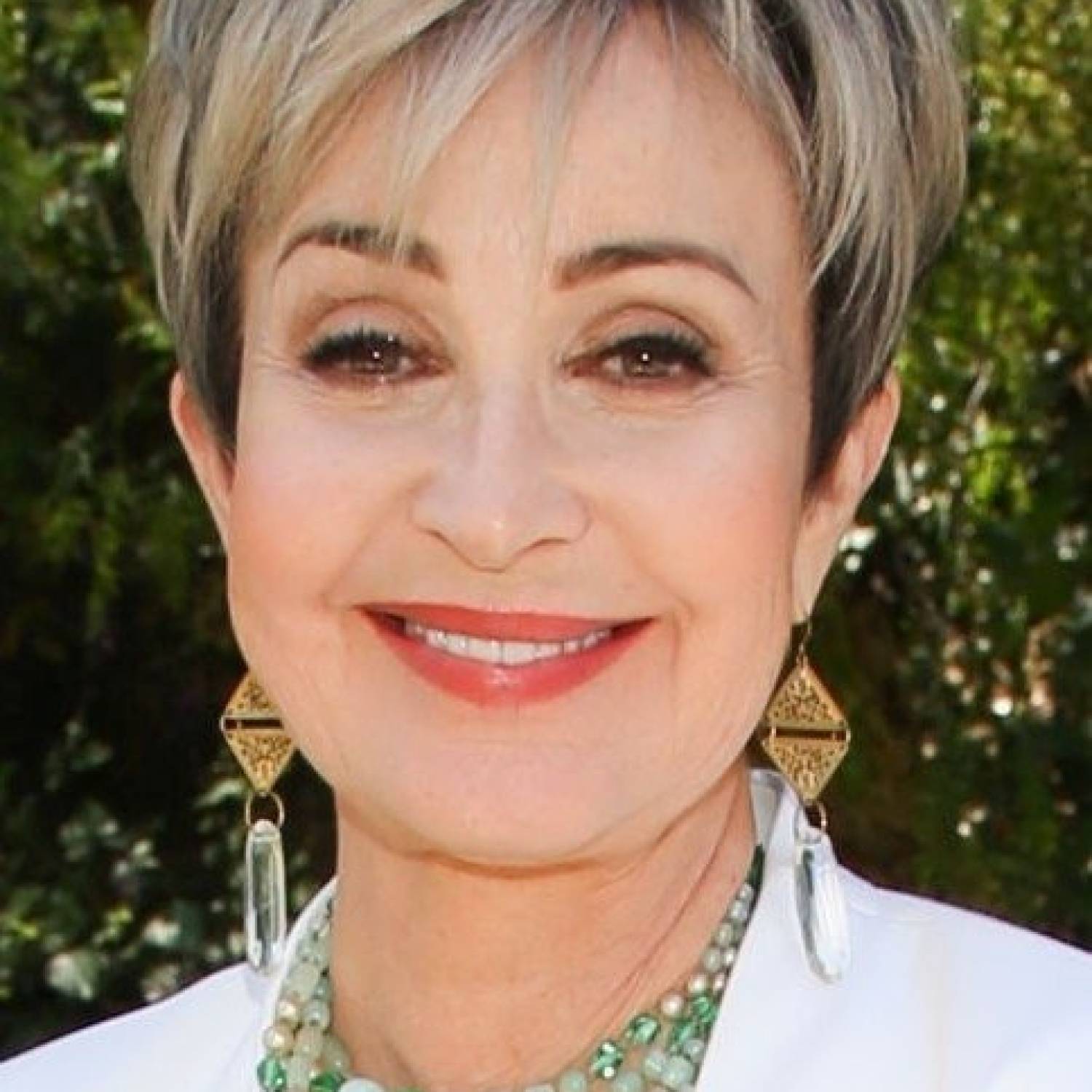 Annie Potts photo