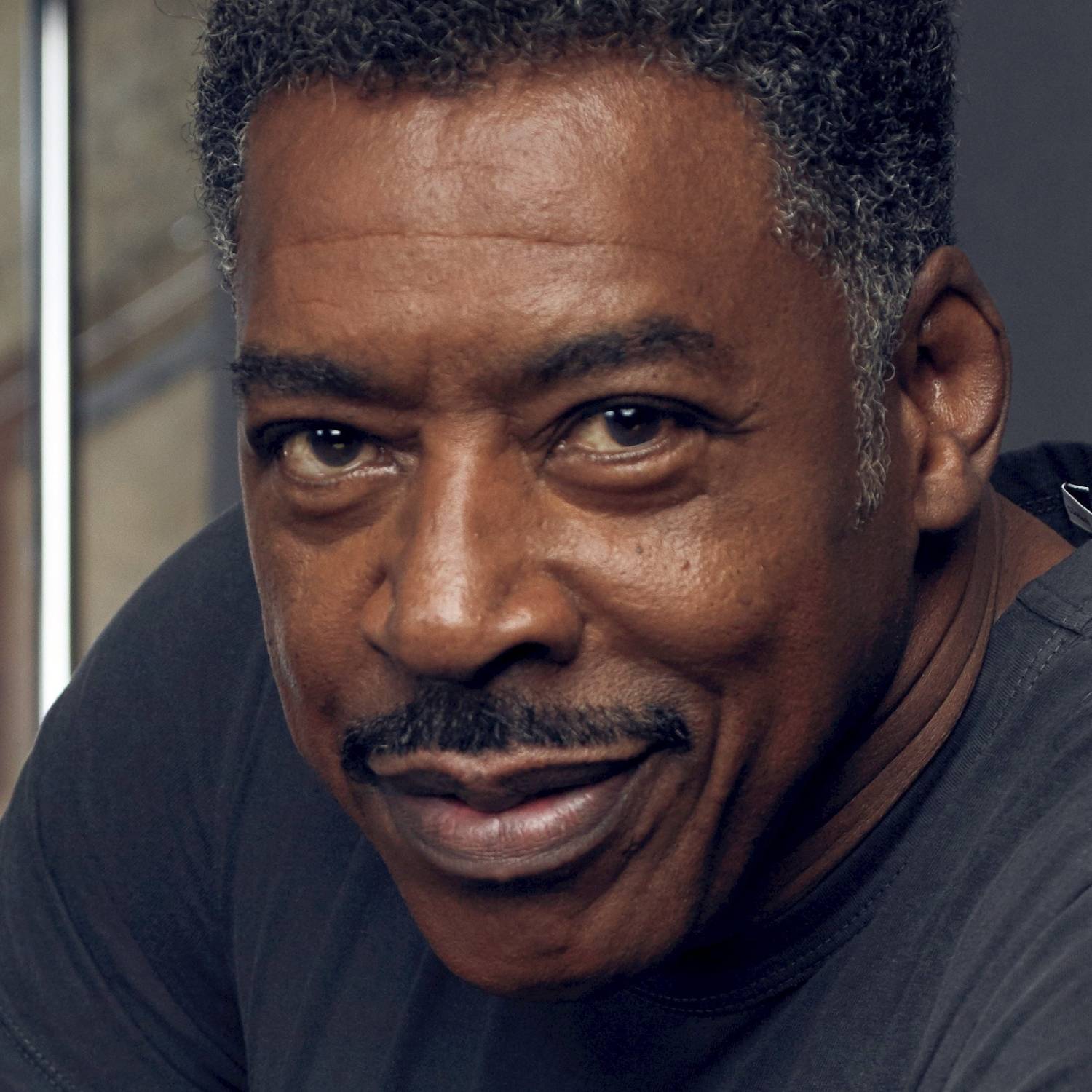 Ernie Hudson photo