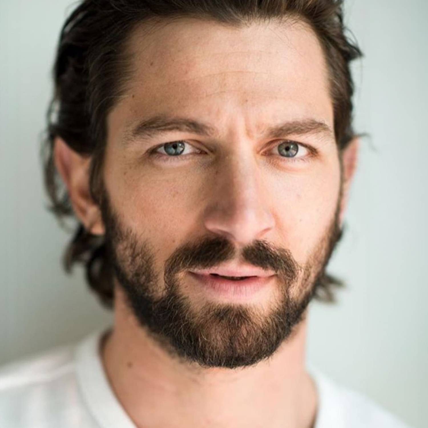 Michiel Huisman photo