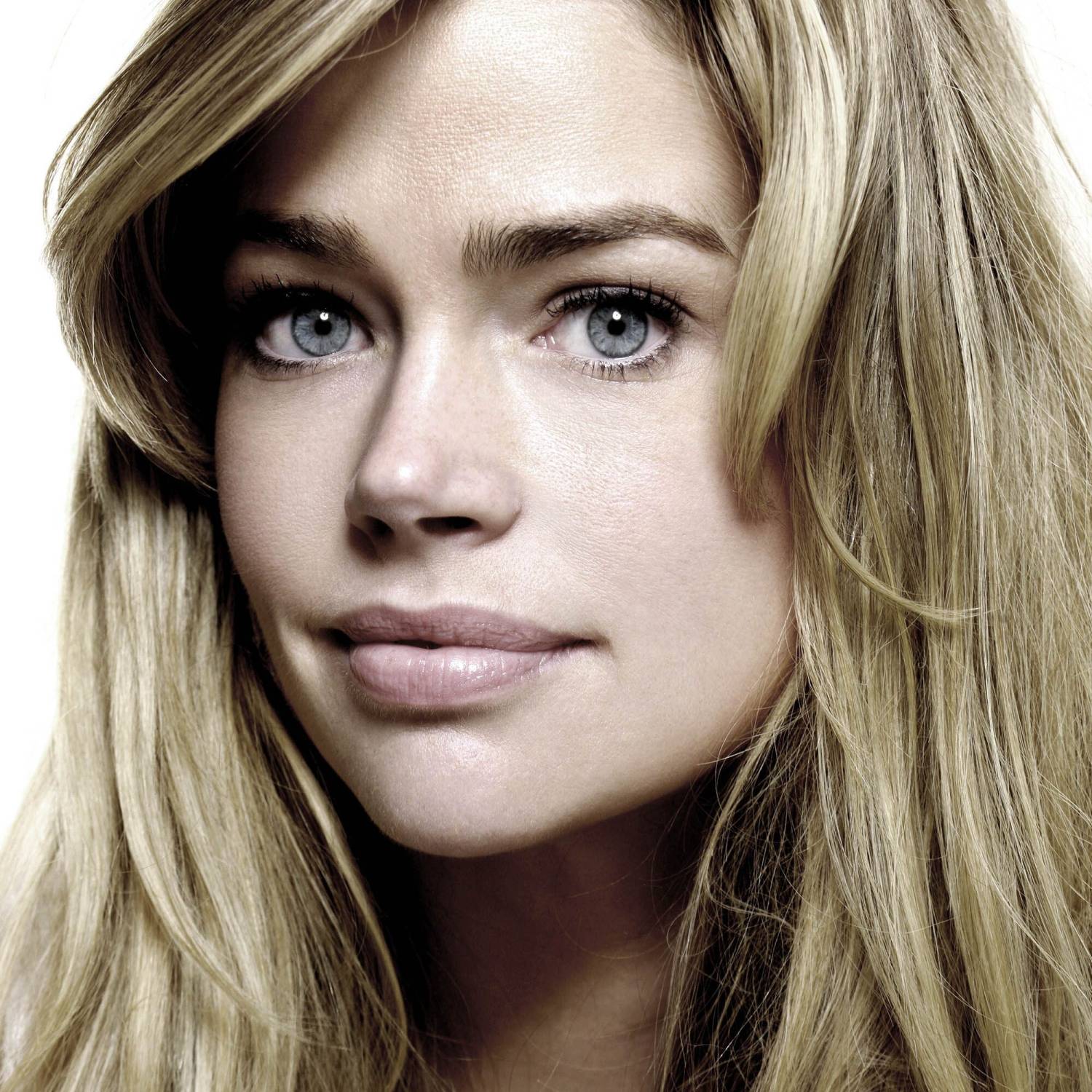 Denise Richards photo
