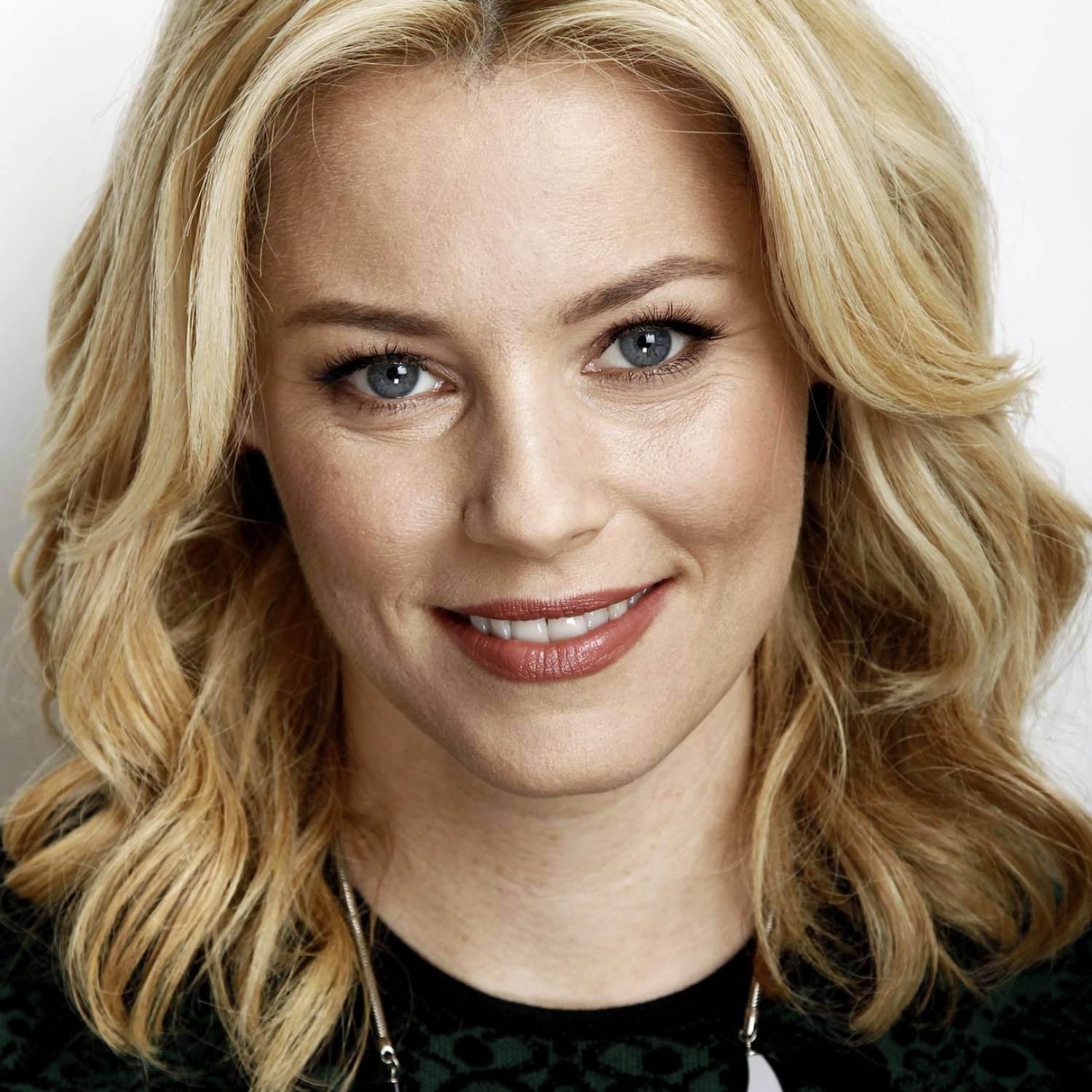 Elizabeth Banks photo