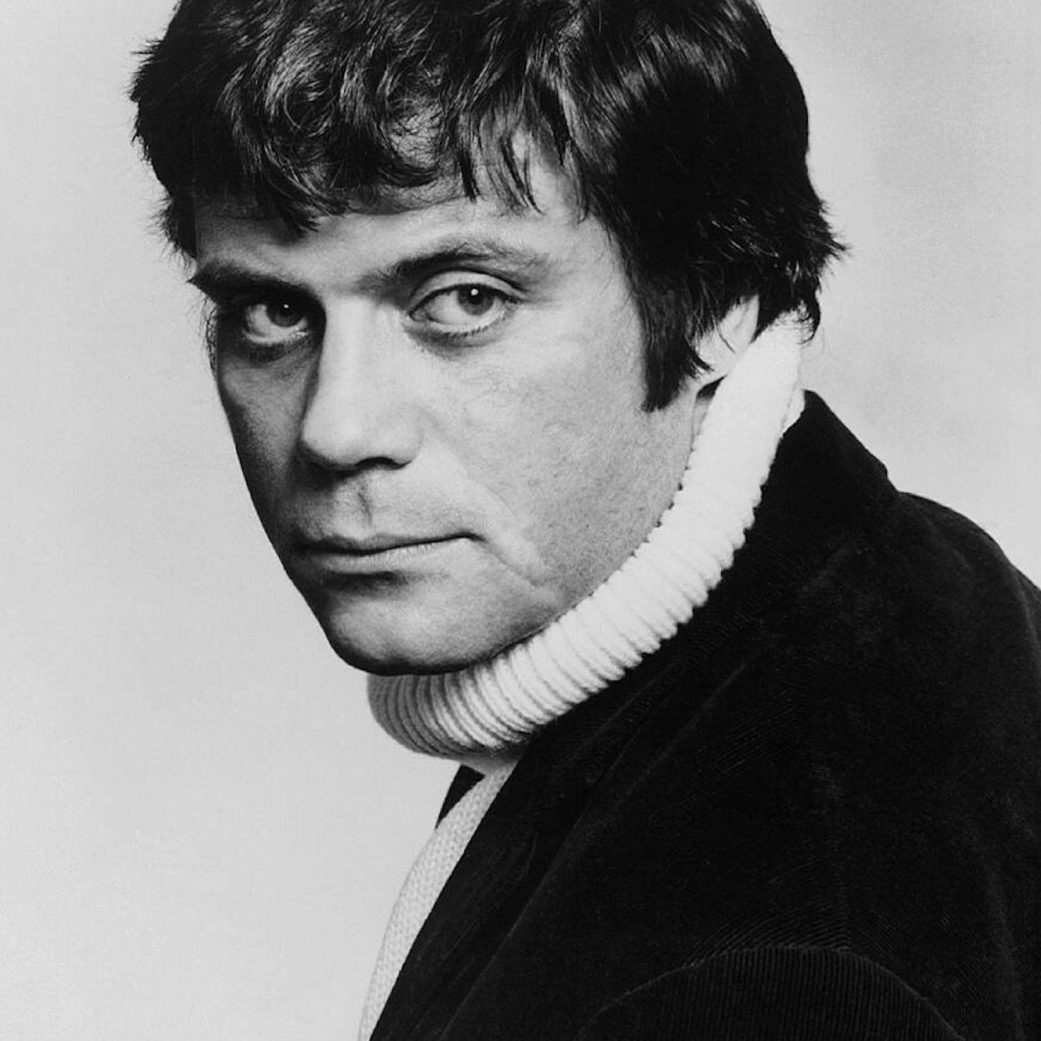 Oliver Reed photo