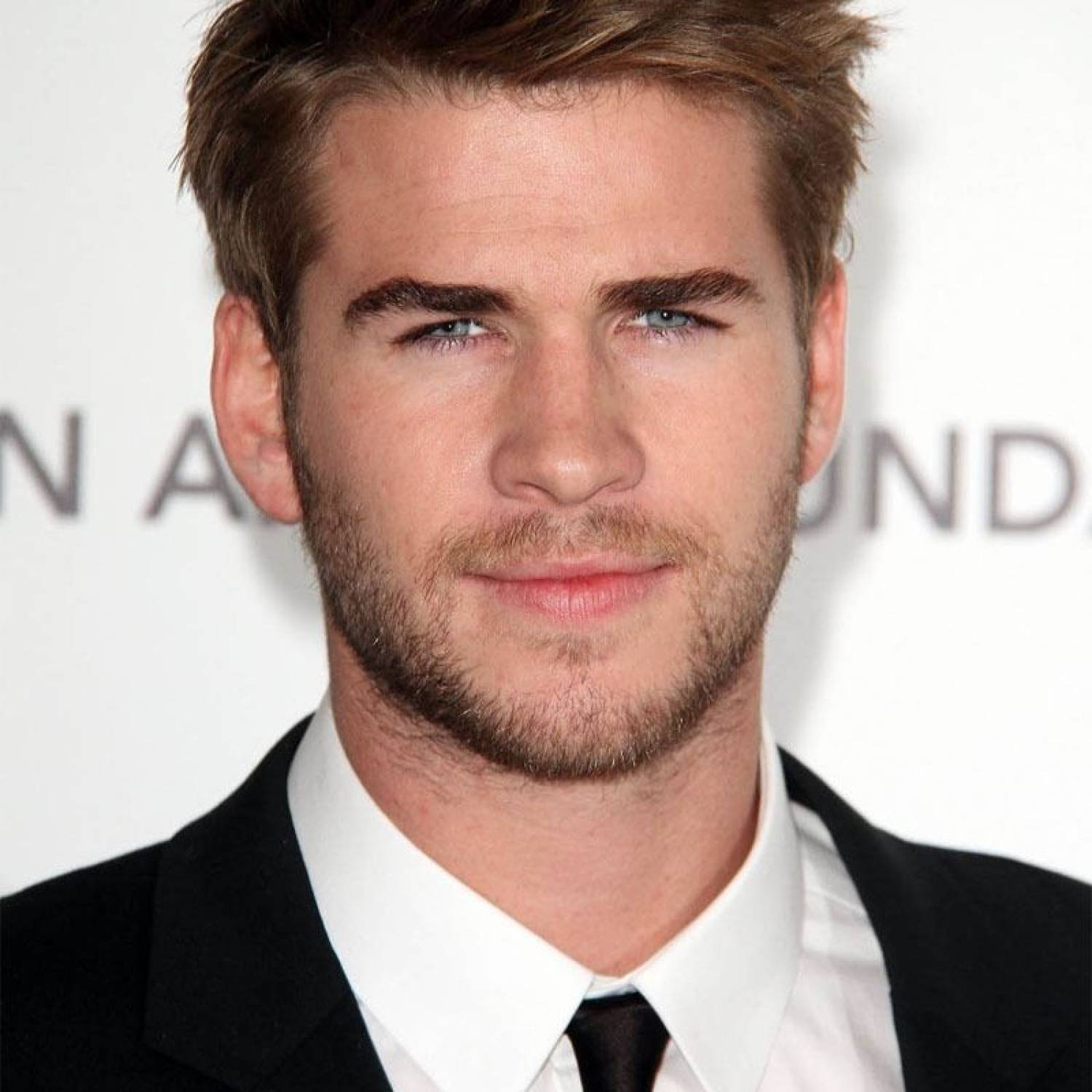 Liam Hemsworth photo