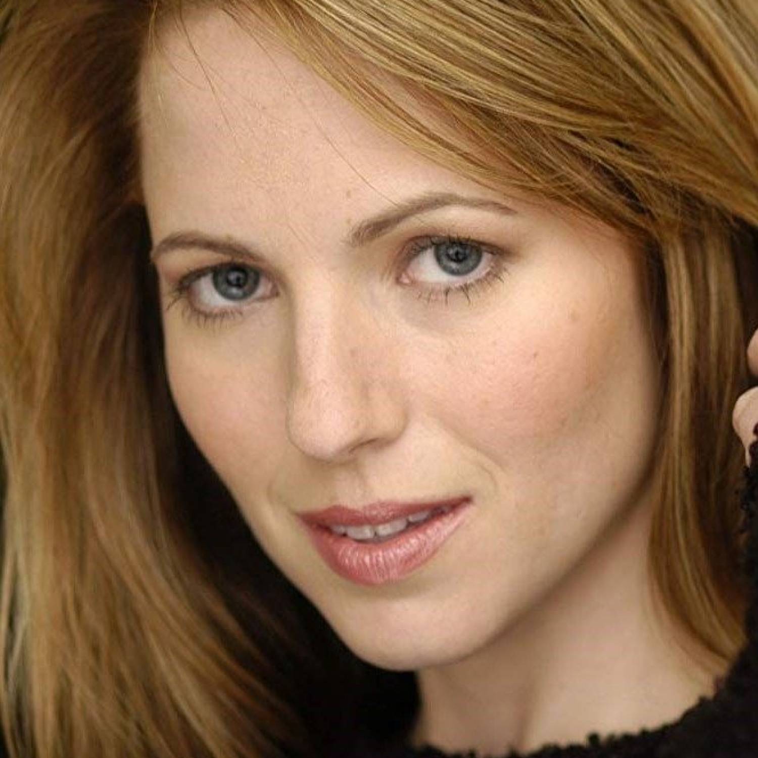 Laura Clifton photo