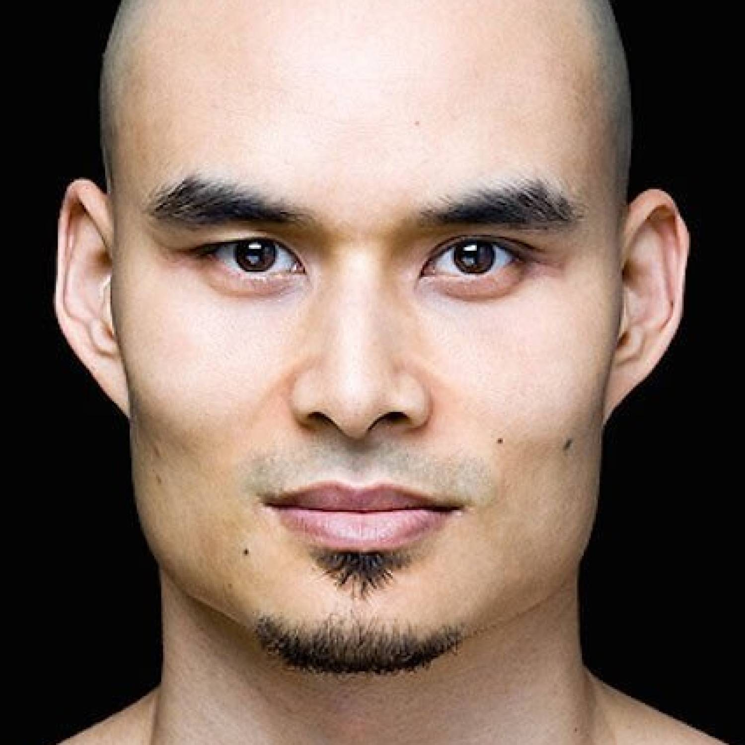 Khan Bonfils photo